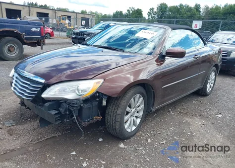 2013 Chrysler 200 Touring из США, поврежденный, VIN 1C3BCBEGXDN703944